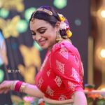 Lakshmi Nakshathra Instagram - Happy Onam 💫 #lakshminakshathra 📸 @3leaf_photography Outfit: @acornfashionlines Stylist : @stylewithandriya Muah @mukeshmuralimakeover Asst. @arju Co- stylist : @eb___it @_aleenaraju #onam #onamcelebration #onamspecial #flowers