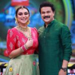 Lakshmi Nakshathra Instagram - Rolling Now !! 💫 Star Magic Powered By Dileep❤️ Watch now on #flowers tv @dileepactor 🤗 📸. @jinishphotogenic #lakshminakshathra #dileep #onam #onamcelebration #flowers