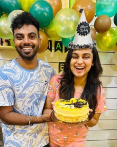Lakshmi Nakshathra Instagram - Hugs to my Family 🤗❤️

@binduunn5 @shyam_k_nair 
@lena_chungath @lijo_chungath