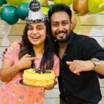 Lakshmi Nakshathra Instagram - Hugs to my Family 🤗❤️ @binduunn5 @shyam_k_nair @lena_chungath @lijo_chungath
