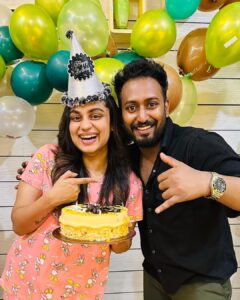 Lakshmi Nakshathra Instagram - Hugs to my Family 🤗❤️

@binduunn5 @shyam_k_nair 
@lena_chungath @lijo_chungath
