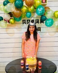 Lakshmi Nakshathra Instagram - Thank you God for adding another year in my life. 🙏
I am grateful! 
Thank you everyone for your lovely Birthday Wishes ❤️

#lakshminakshathra  #birthday #birthdaywishes #grateful #thankful #surprises #birthdaycelebration