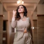Lakshmi Nakshathra Instagram – Owning the beauty of White 🤍✨

#White&White
#lakshminakshathra
#nakshathramusings

📸. @frame_stitcherweddings 
  @shutterstories_byamal 
Outfit @silkycalicut 
Styling @stylewithandriya 
Muah @sindhu_valsan 
Jwlry @adorebypriyanka