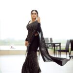 Lakshmi Nakshathra Instagram - “Saree stories to tell “ ! #lakshminakshathra Wearing @chelaclothing 📸. @abinprasad_cherthala Muah @mukeshmuralimakeover Styling @stylewithandriya Draping @kp_thesareedrapist Jwlry @kaya_online_