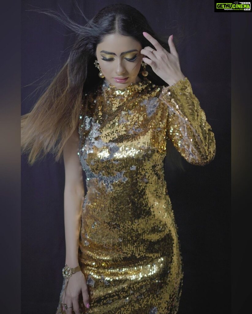 Leena Jumani Instagram - Dreamy girl☀ Make up- @ija4985 Hair- @reenayelinje Outfit- @hashtagexpert Style- @nags_sidiqi Photography- @mog888s Special thanks to @vmjumani ♥ Mumbai, Maharashtra