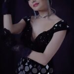 Leena Jumani Instagram - @leena_real ’s recreation of Wednesday’s dance has got us grooving! Do you think you can do one better? Make videos of this unique dance tutorial TODAY! #HipiKaroMoreKaro #LeenaJumani #Actress #Dance #Wednesday #Addams #ViralDance #Hipi