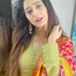 Leena Jumani Instagram - @leena_real’s apt expressions to this lovely melody brings the song alive. Participate in the #PheroNaNajariya contest by uploading your singing or lip-sync videos to win exciting 𝐇𝐢𝐩𝐢 goodies and a shoutout from @sireeshabhagavatula #HipiKaroMoreKaro #LeenaJumani #PheroNaNajariya #HipiXPheroNaNajariya #Qala #Netflix #Singing #Lipsync #Hipi