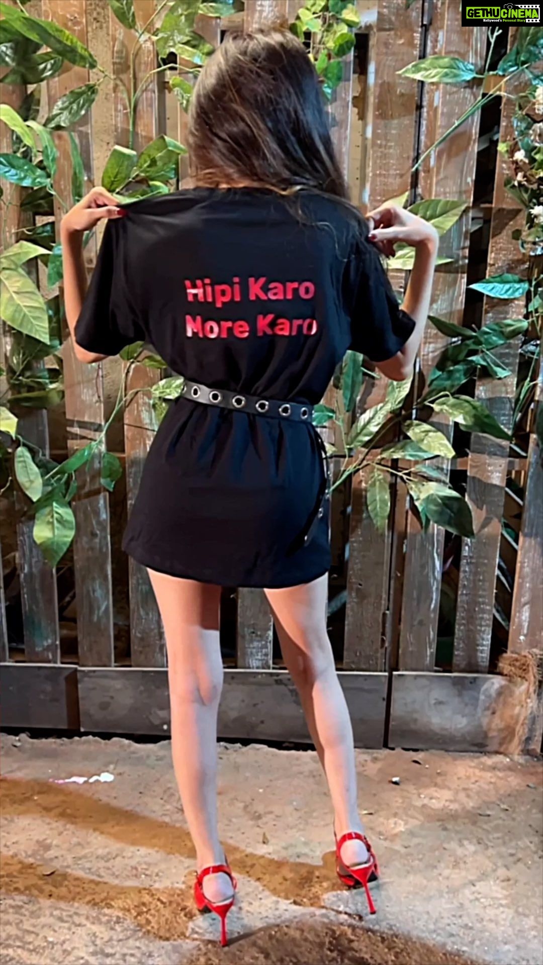 Leena Jumani Instagram - This fit has us all in fits! @leena_realβs addition of a black belt to her ππ’π©π’ T-shirt is uber cool. Download the ππ’π©π’ ππ©π© and join the squad today. #HipiKaroMoreKaro #LeenaJumani #HipiMerch #Merch #HipiCreator #HipiSquad #HipiFam #Hipi