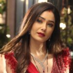 Leena Jumani Instagram - Color me red♥️ 📷- @akbar.ansari.photography From Appnapan.
