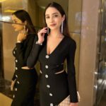 Leena Jumani Instagram - About last night from “Hey kem chho London” Premiere 💫 @heykemchholondon @mangoostudios @vmjumani @sitajumani @murlidharjumani @divyu.ahuja