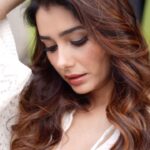 Leena Jumani Instagram - ReCreating myself 🛠️ 💎 @styledby_sanyaa @sstardomcelebritymanagement @payalrai1303 @karanraii11 @s_bilal24 @vmjumani Photographer: @journeyman1027 Makup: @sultan_makeupartist_11 @bookrecce_locations