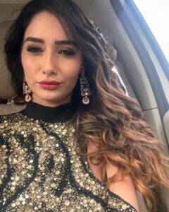 Leena Jumani Instagram - “Hey Kem chho London” in cinemas now🎞 About last night from Ahmedabad premiere 💫 Thank you each & everyone for showing us love & support ♥️ #heykemchholondon @mangoostudios @ssunnysuraani @akki_tsd @mitragadhvi @manasshah111 @uroovaak 📷- @uroovaak & @jayesh7649 Gujarat