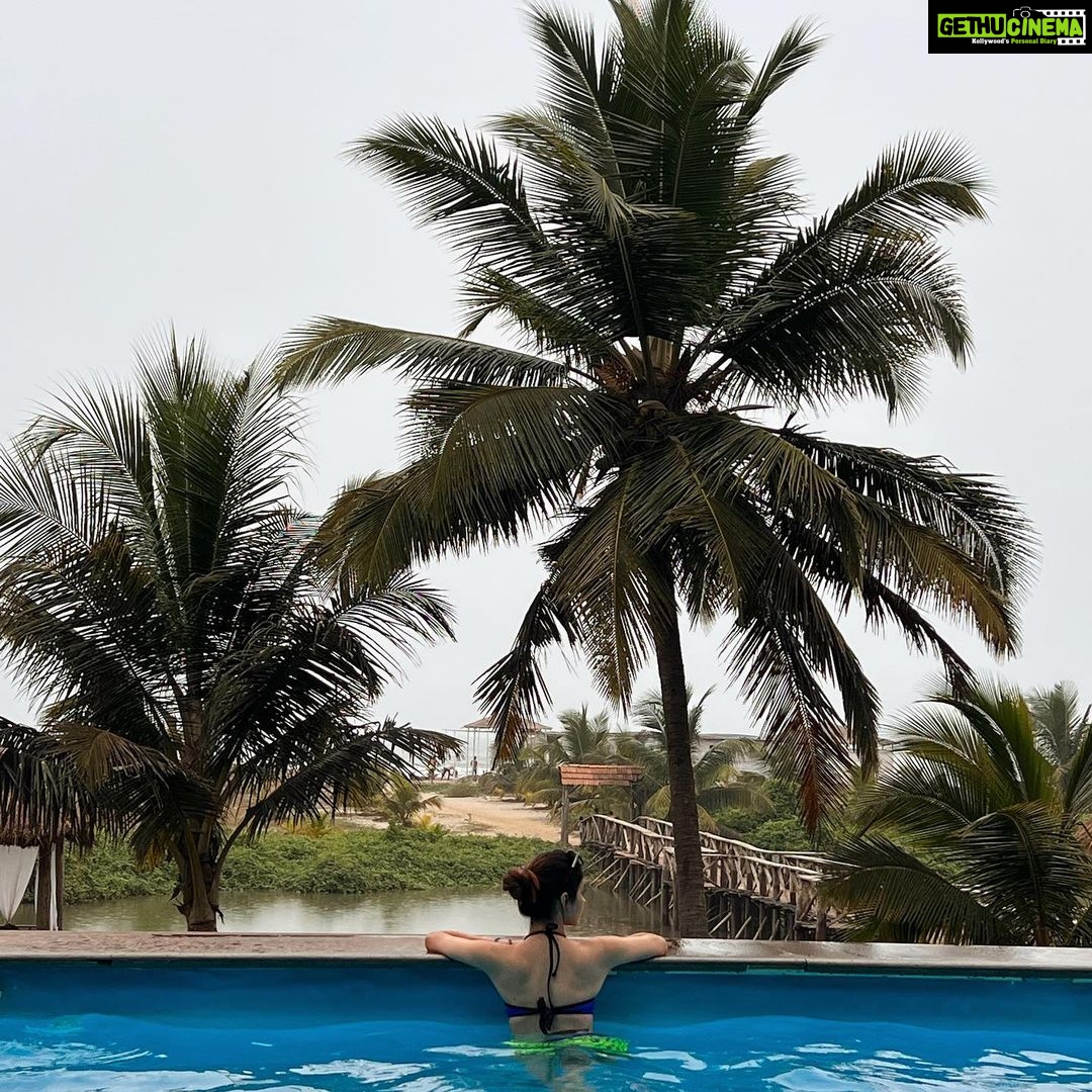 Leena Jumani Instagram - Water you doing? 😂🏝