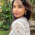 Leena Jumani Instagram - Safed ishq🤍 🎥- @vmjumani #postnumber888 #selflove