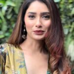 Leena Jumani Instagram - 🌿🌤💚 @saifcreations