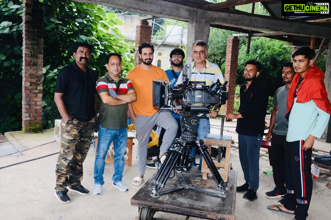Leena Jumani Instagram - On shoot GUILT 2 An exiting project with really talented @leena_real filmmaker and show creater (THE SHOW MAN) @rahatkazmi And my amazing technical team @minto ji @sanju ji @azmat_ak @iku_sheikh @imran_majeedkhan @yash @shemaroome @mirsarwar @zebasajid2 @singhshloka @aribasajid @_shahnawaz_wani_ @zoyanzargar @tikoo_kusum_official @pankaj.khajuria.35 @theunsanskarishayra