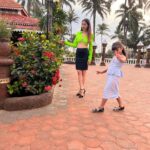 Leena Jumani Instagram - Day by day, hour by hour, minute by minute everything changes. Still something remains the same.💚