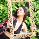 Leena Jumani Instagram - Jumma chumma 😽 👗 @hashtaglamour Styled by my @nags_sidiqi 💄@curiousqueen_makeup_artist Location @dragonfly_hotel 📸 @confidentials_studio