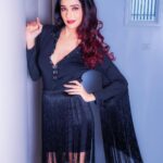Leena Jumani Instagram - Look Look Look👀 . . . . Wearing @hashtaglamour Style by @nags_sidiqi Mua @mua_shabi_nadeem_ 📸 @zeeshanclicks Location📍@indiestayshotel