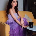 Leena Jumani Instagram - Purple dil ke pass tum rahte ho💜 Wearing @hashtaglamour Style by @nags_sidiqi Mua @mua_shabi_nadeem_ 📸 @zeeshanclicks Location📍@indiestayshotel