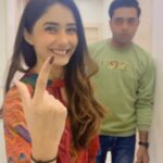Leena Jumani Instagram - मरी सीधी साधी बहेन🥲