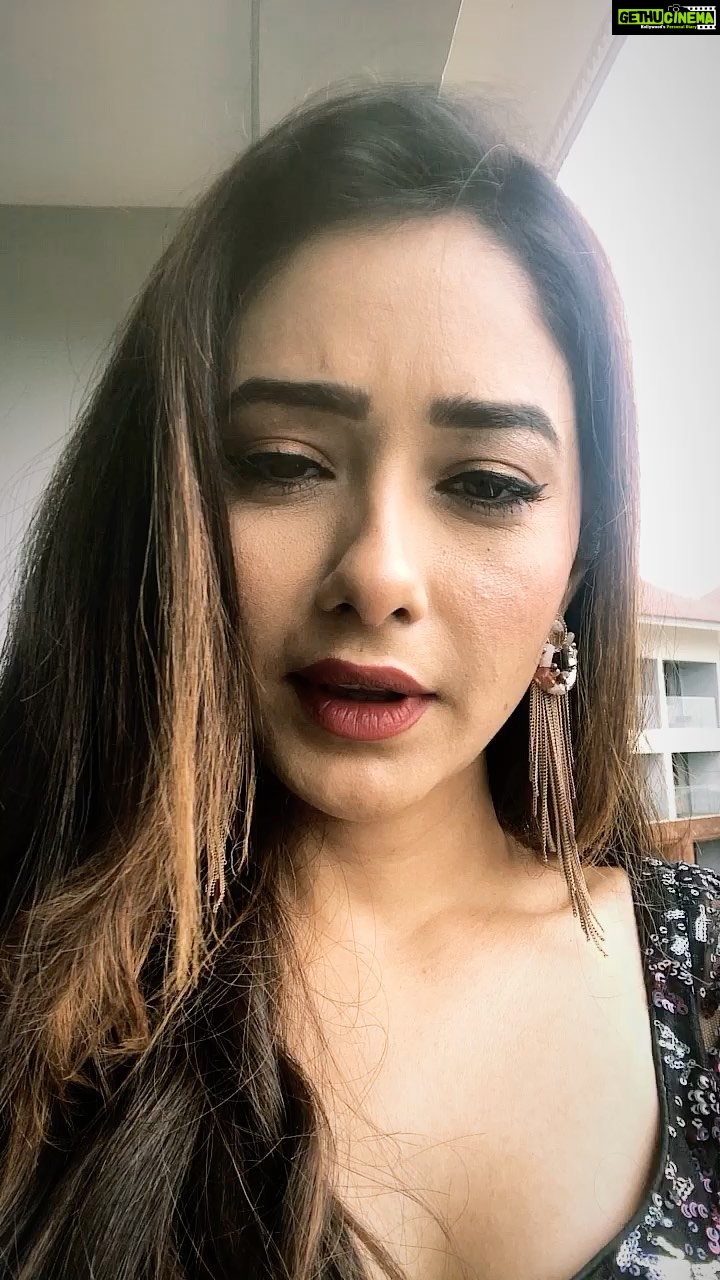 Leena Jumani - 34.4K Likes - Guftagu 🪶
#busyuhi #reels #reelsinstagram #reelitfeelit #reelkarofeelkaro #remixthefeeling #myvoice #gulzaarsaabfan