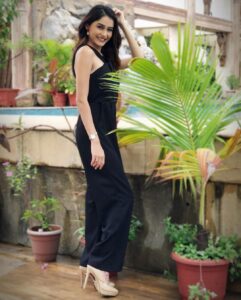 Leena Jumani Instagram - Ye mausam ka jaadoo hai mitwa🌿