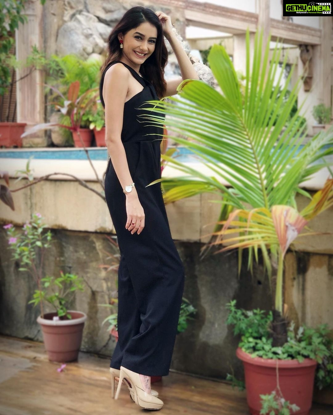 Leena Jumani - 45.1K Likes - Ye mausam ka jaadoo hai mitwa🌿
