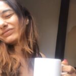 Leena Jumani Instagram - Baaki kaam kal karenge🤣 Who else loves to take a nap??😴😅😎 #reels #reelitfeelit #reelsinstagram #reelkarofeelkaro