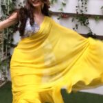 Leena Jumani Instagram - Yellow ek aur reel🌻 #ye-lo-yellow #happychettichand #happygudipadwa #reelitfeelit #reelkarofeelkaro