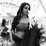 Leena Jumani Instagram - Bus yuhi.