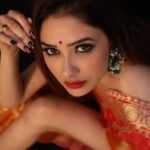 Leena Jumani Instagram - Same path New journey 🛣 M&H- @anamikaprajapati10 @kajalsingh0813 📸- @khandelwal_creations