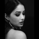 Leena Jumani Instagram - Being me, For me 🌗 M&H- @anamikaprajapati10 @kajalsingh0813 @khandelwal_creations
