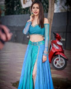 Leena Jumani Instagram - Desi girl 🦋
.
.
Desiner- @nags_sidiqi