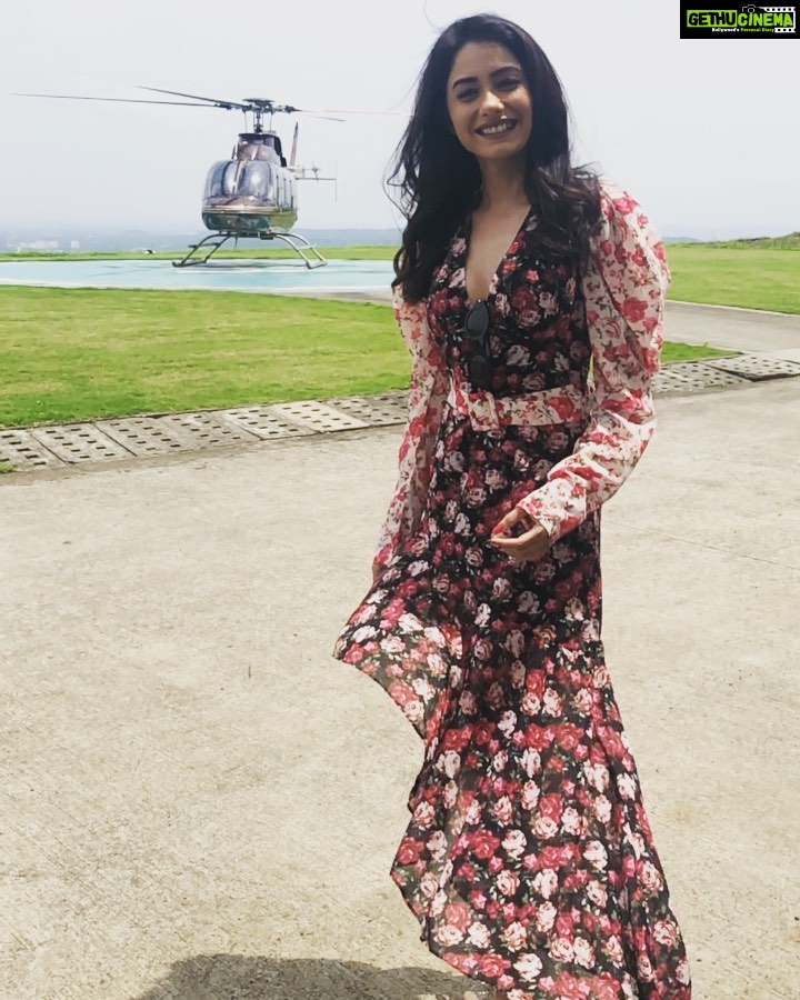Leena Jumani Instagram - Ab kyaaaa hai 🤣 . . #mohajaal #comingsoon Oxford Golf and Resort