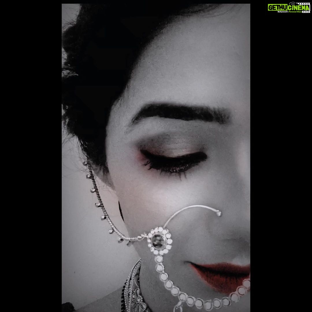 Leena Jumani Instagram - Inn aankhon ki masti main...