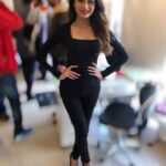 Leena Jumani Instagram - Chalo Safar ki baatey Kare... Manzilon main rakha kya hai. Unknown . . #welcometolondon #2019