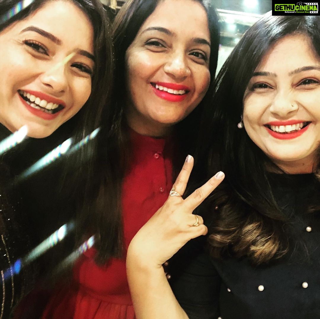 Leena Jumani Instagram - It’s not what we have... but who we have in our life♥️ #blesseddaughter #blessedSister #blessedMaasi