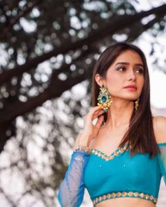 Leena Jumani Instagram - Desi girl 🦋
.
.
Desiner- @nags_sidiqi
