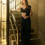 Leena Jumani Instagram – 🎬
@sstardomcelebritymanagement
@payalrai1303
@styledby_sanyaa
@karanraii11
@vmjumani
@journeyman1027
@sultan_makeupartist_11
@meena___yadav2
@nikki_shirodkar_meraki
@bookrecce_locations