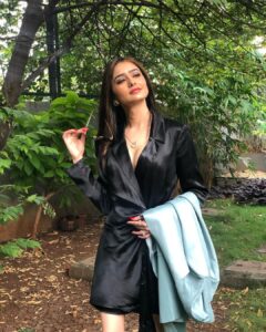 Leena Jumani Instagram - You’re a new person on every moment. 🌷
.
.
.

Mkup- @anamikaprajapati10 
Hair- @deepapjoshi64 
Stylist- @mariamalusman.fashionstylist 
#thedirtygames #upcomingseries