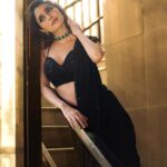 Leena Jumani Instagram – 🎬
@sstardomcelebritymanagement
@payalrai1303
@styledby_sanyaa
@karanraii11
@vmjumani
@journeyman1027
@sultan_makeupartist_11
@meena___yadav2
@nikki_shirodkar_meraki
@bookrecce_locations