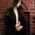 Leena Jumani Instagram - I see Love & Danger👀 Agency: @sstardomcelebritymanagement Manager: @payalrai1303 Co manger: @karanraii11 Styled by: @styledby_sanyaa Photographer: @journeyman1027 Makeup: @sultan_makeupartist_11 @vmjumani without you I wouldn’t have planned anything😇 #photoshoot #love #danger #red Dream World