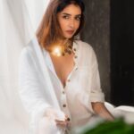 Leena Jumani Instagram – 💚🤍
Agency: @sstardomcelebritymanagement
Manager: @payalrai1303
Co manger: @karanraii11
Styled by: @styledby_sanyaa
Photographer: @journeyman1027
Makeup: @sultan_makeupartist_11
Videographer: @s_bilal24
And last but not least thank you @vmjumani