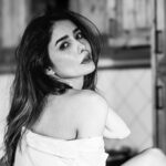 Leena Jumani Instagram - 🎹🎼🎹 Credits @payalrai1303 @sstardomcelebritymanagement @styledby_sanyaa @journeyman1027 @sultan_makeupartist_11 @meena___yadav2 @karanraii11 @vmjumani