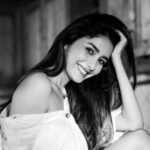 Leena Jumani Instagram - 🎹🎼🎹 Credits @payalrai1303 @sstardomcelebritymanagement @styledby_sanyaa @journeyman1027 @sultan_makeupartist_11 @meena___yadav2 @karanraii11 @vmjumani