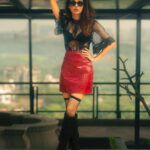 Leena Jumani Instagram - 🍁🍁🍁 @payalrai1303 @sstardomcelebritymanagement @styledby_sanyaa @journeyman1027 @karanraii11 @vmjumani @s_bilal24 @sultan_makeupartist_11 @meena___yadav2 @bookrecce_locations