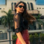 Leena Jumani Instagram - 🍁🍁🍁 @payalrai1303 @sstardomcelebritymanagement @styledby_sanyaa @journeyman1027 @karanraii11 @vmjumani @s_bilal24 @sultan_makeupartist_11 @meena___yadav2 @bookrecce_locations