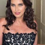 Lisa Ray Instagram - Showtime in Brissy For the ‘Celebrating Unsung Heroes 2023’ event by @simplyhumanaustralia Thanks @prernapahwa @sumitpuriya @beamoreentertainment @samikabhandari @aj_shina …. Wearing @ayeshadepala MUH @makeovers_pallaviseth Stamford Plaza Brisbane