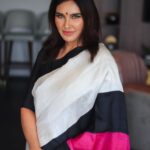 Lisa Ray Instagram – Much more than a glam figure.
.
Indo-Canadian actress, former supermodel, social activist and author Lisa Ray ( @lisaraniray) in our Rani pure silk Handloom sari.
.
.
Pic Courtesy: @prerna_saklani_ 
Makeup: @blushed_by_nupur 
Location Courtesy: @hyattregencydehradun 
.
.
.
#thedrapeproject #lisaray #sari #doon #dehradun Hyatt Regency Dehradun
